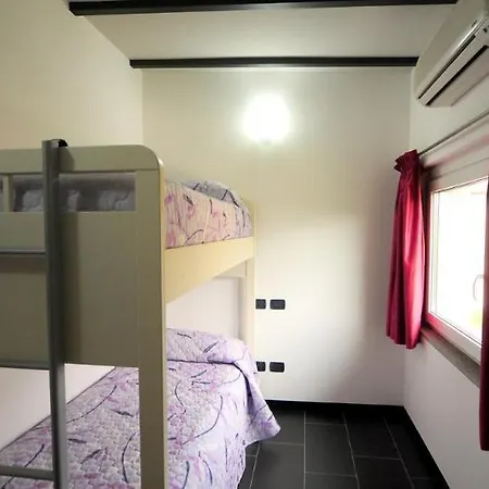 Windsurf Apartahotel Domaso